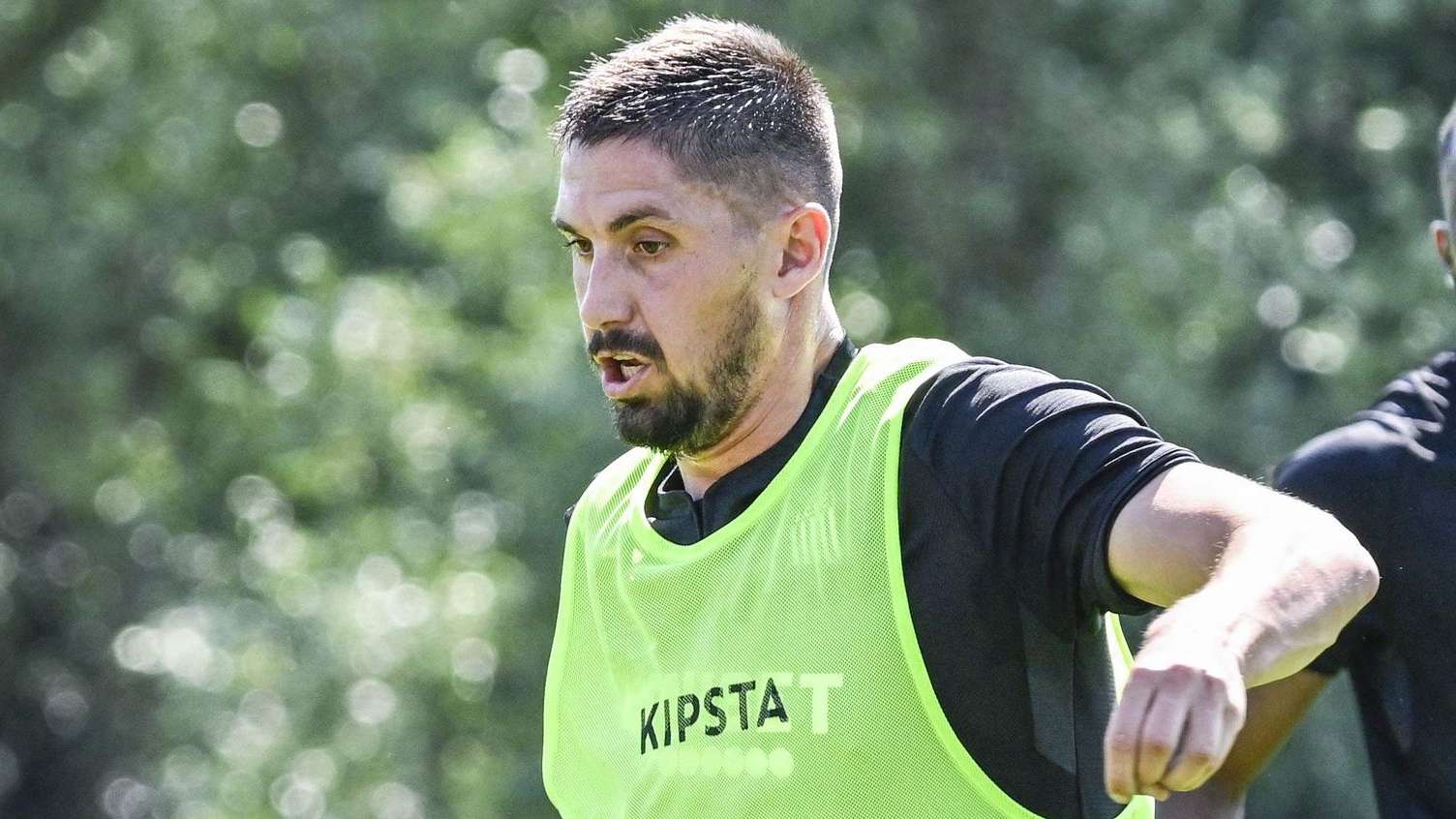 霆隊在防守 霆隊在防守